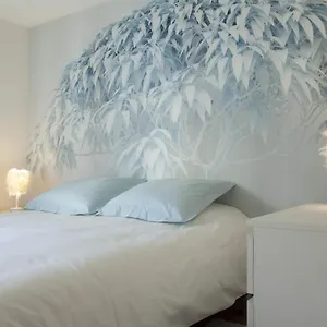 https://rose-du-lac.hotels-rhonealpes.com