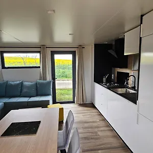 https://camping-maeva-respire-domaine-de-kervallon.inbrittany.com