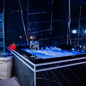 Romance & - Jacuzzi - Parking - Menton